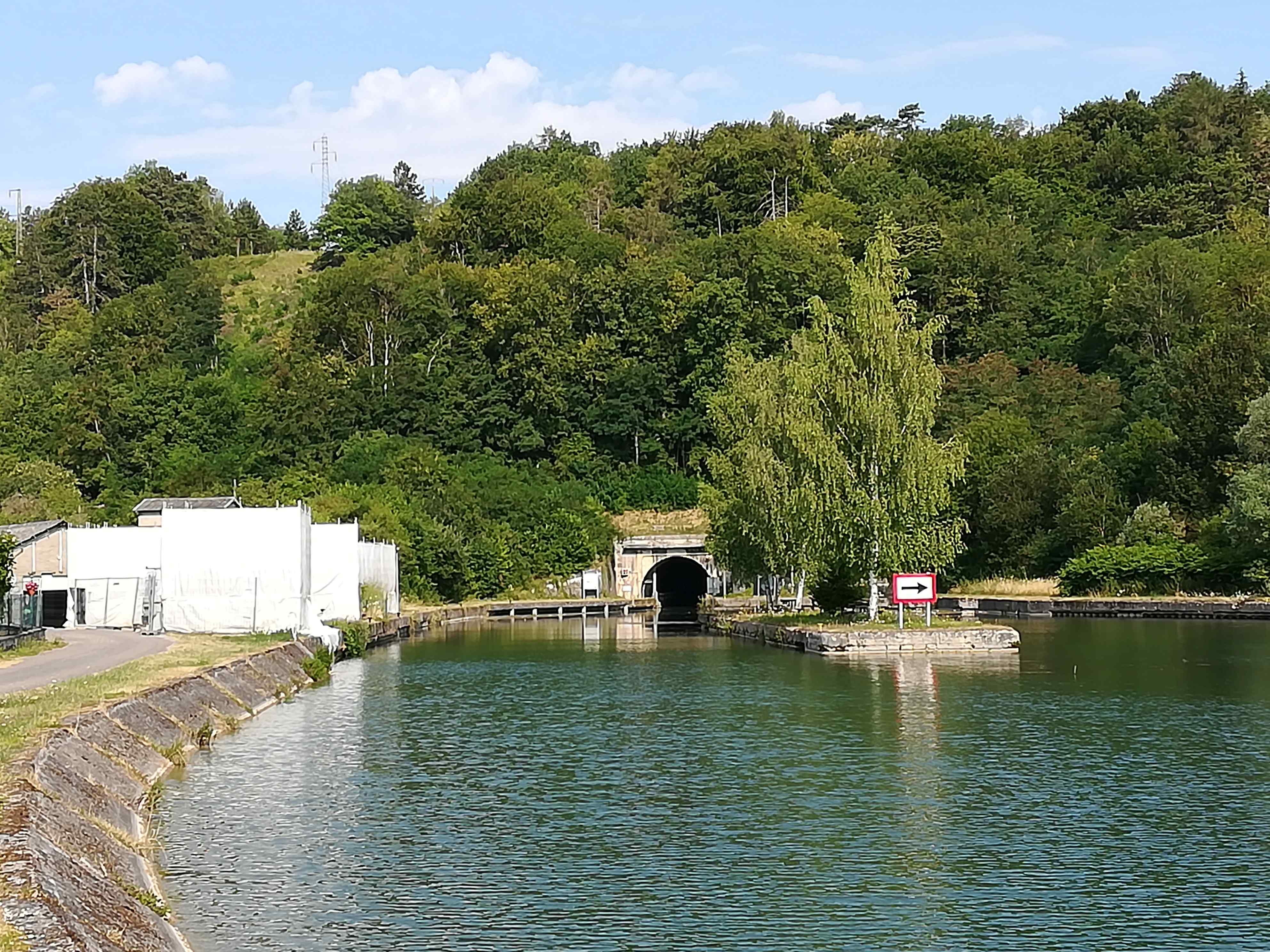 tunnel-canal-de-la-marne-au-rhin
