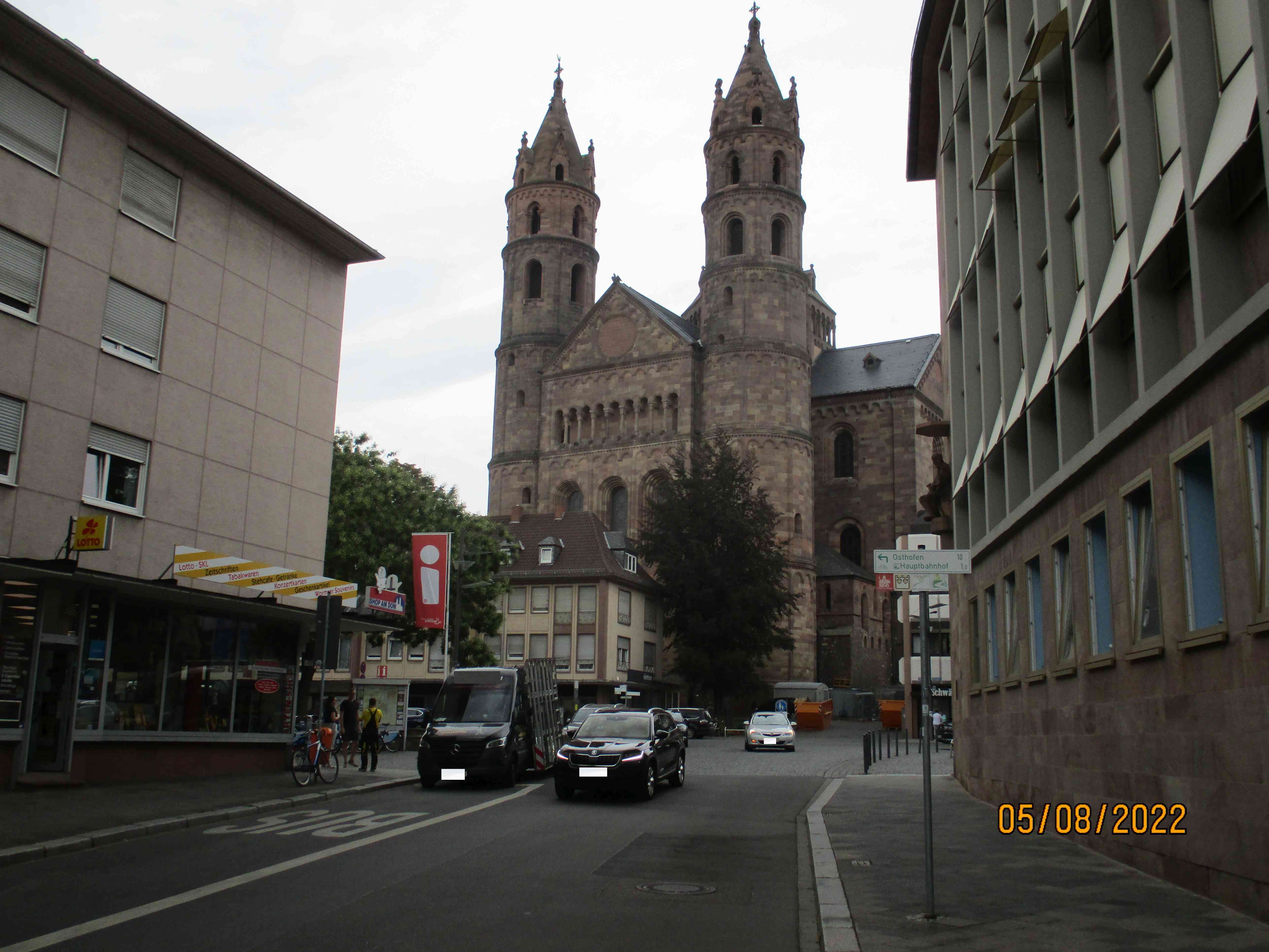 EuroVelo-15-Rheinradweg-Dom-Worms-Cathedral