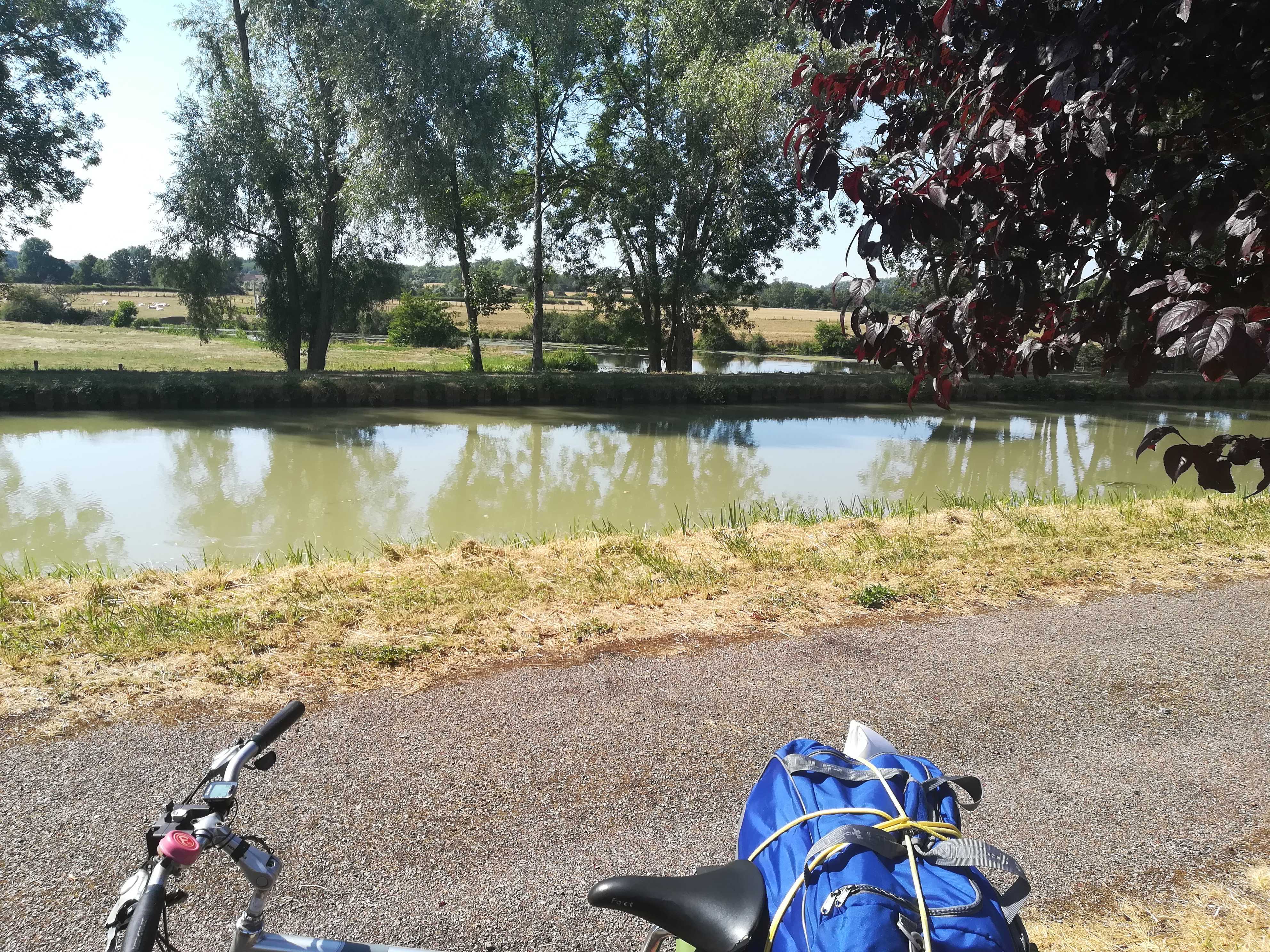 eurovelo-6-canal-de-nivernais-et-l-aron