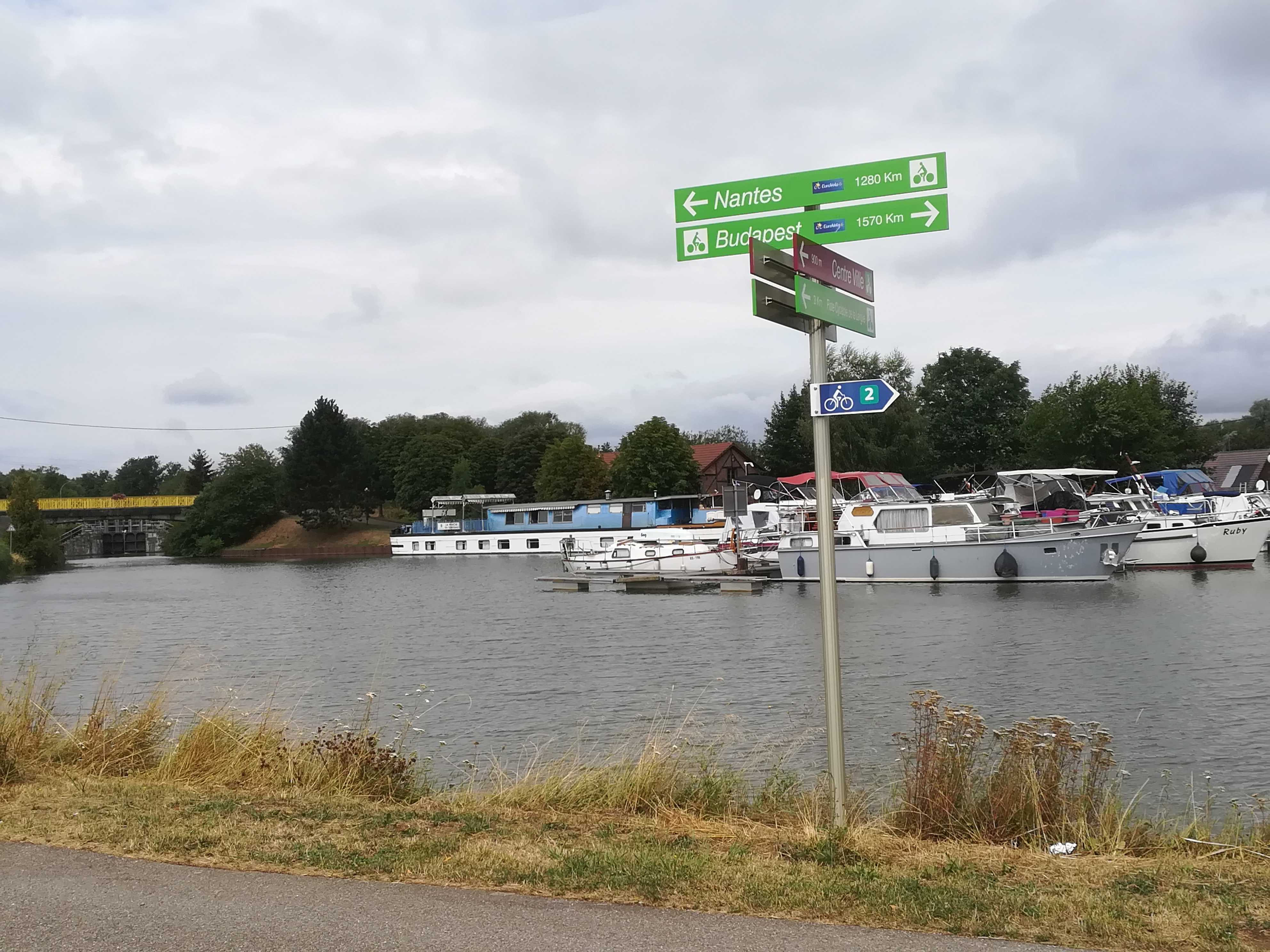 eurovelo-6-nantes-budapest-bei-dannemarie Ideale Ausschilderung in Dannemarie