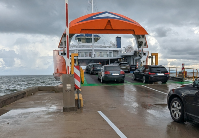 Ferry Kuivastu sadam Praam