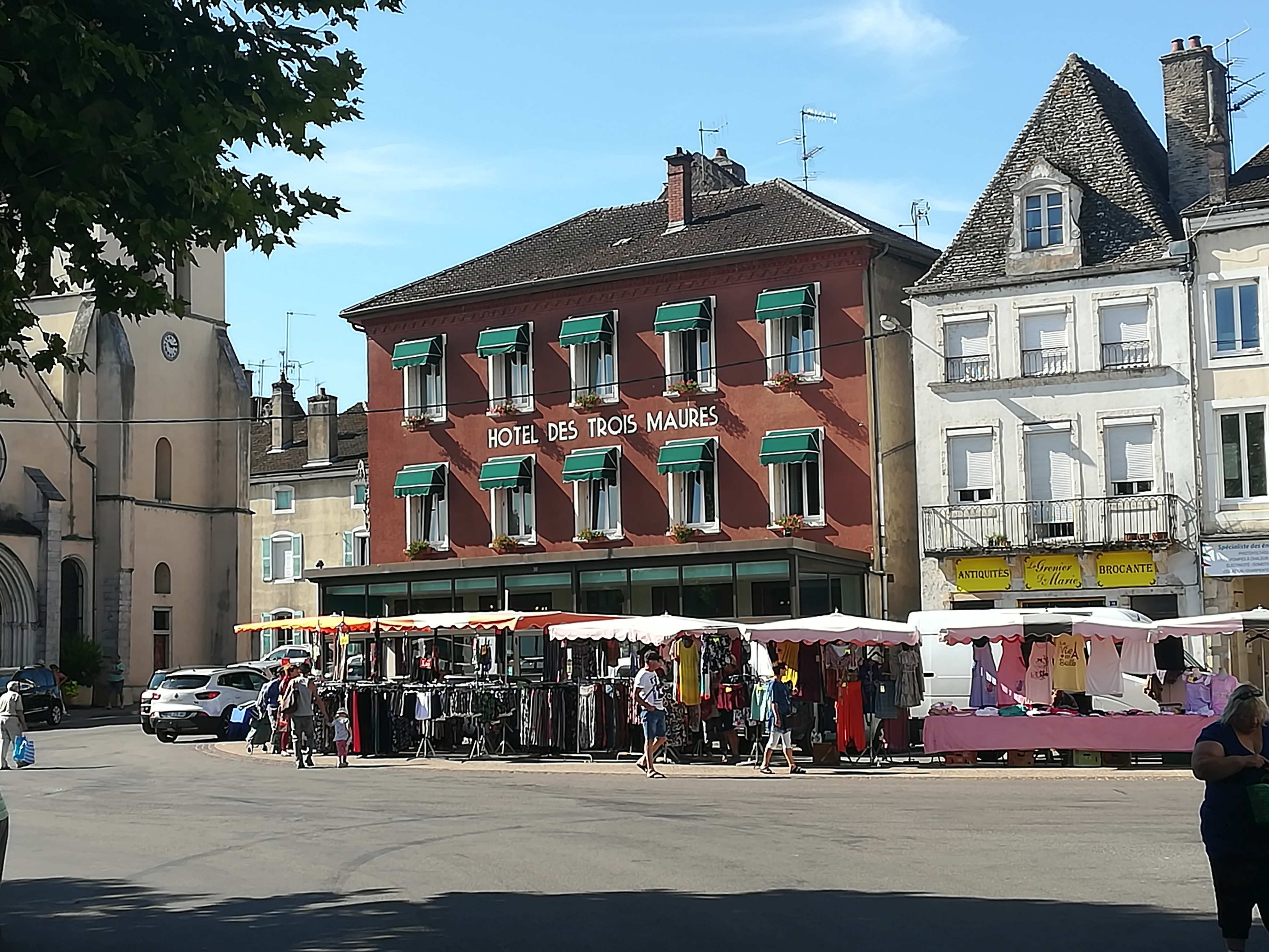 Hotel des Trois Maures Verdun sur le Doubs