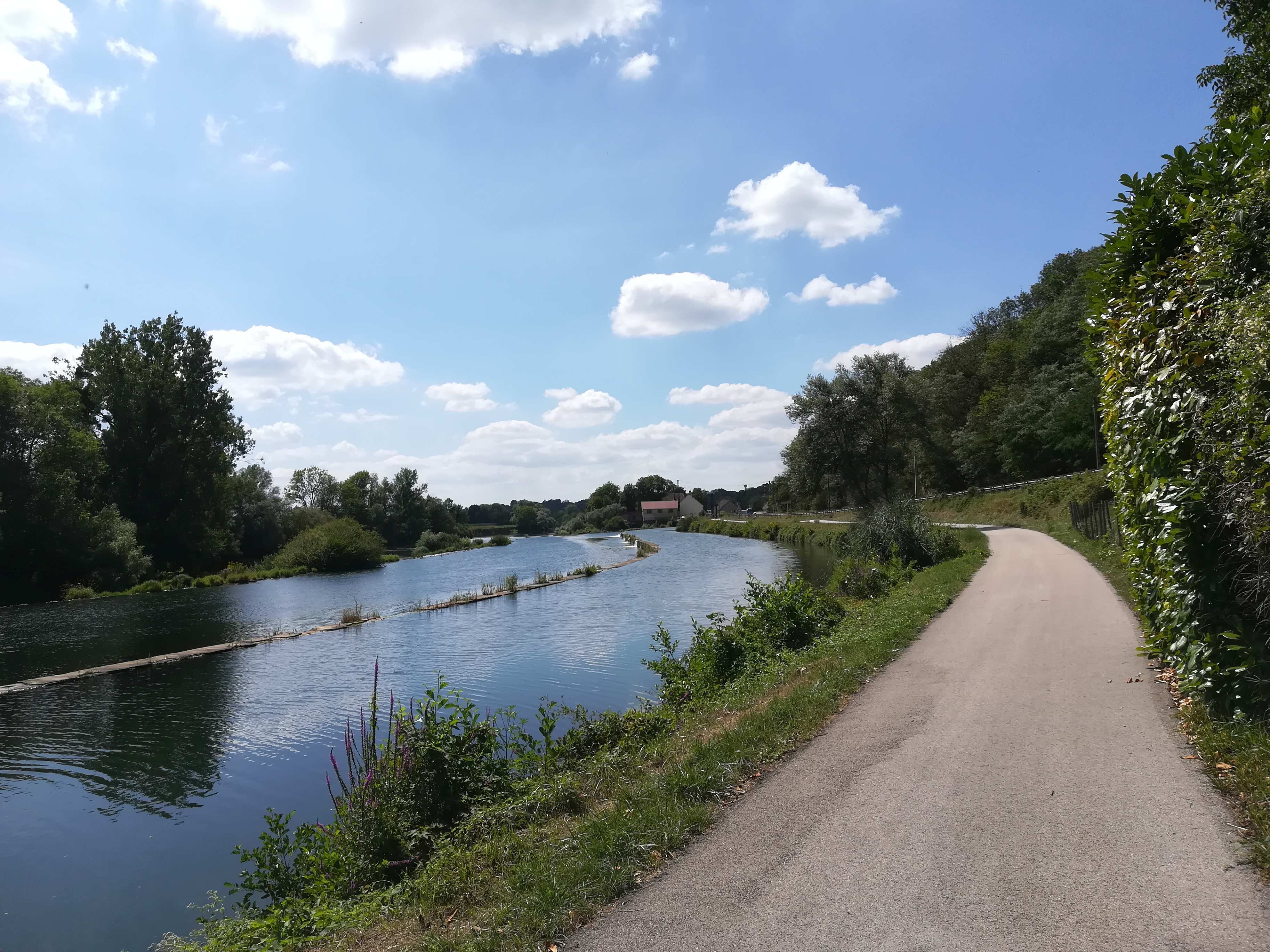 Der Doubs mit seinem Rhein-Rhone-Kanal(Süd) bei Audelange