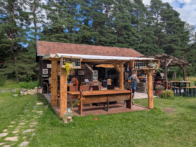 pizza-prosecco-just-lodge-orissaare-saaremaa-estland