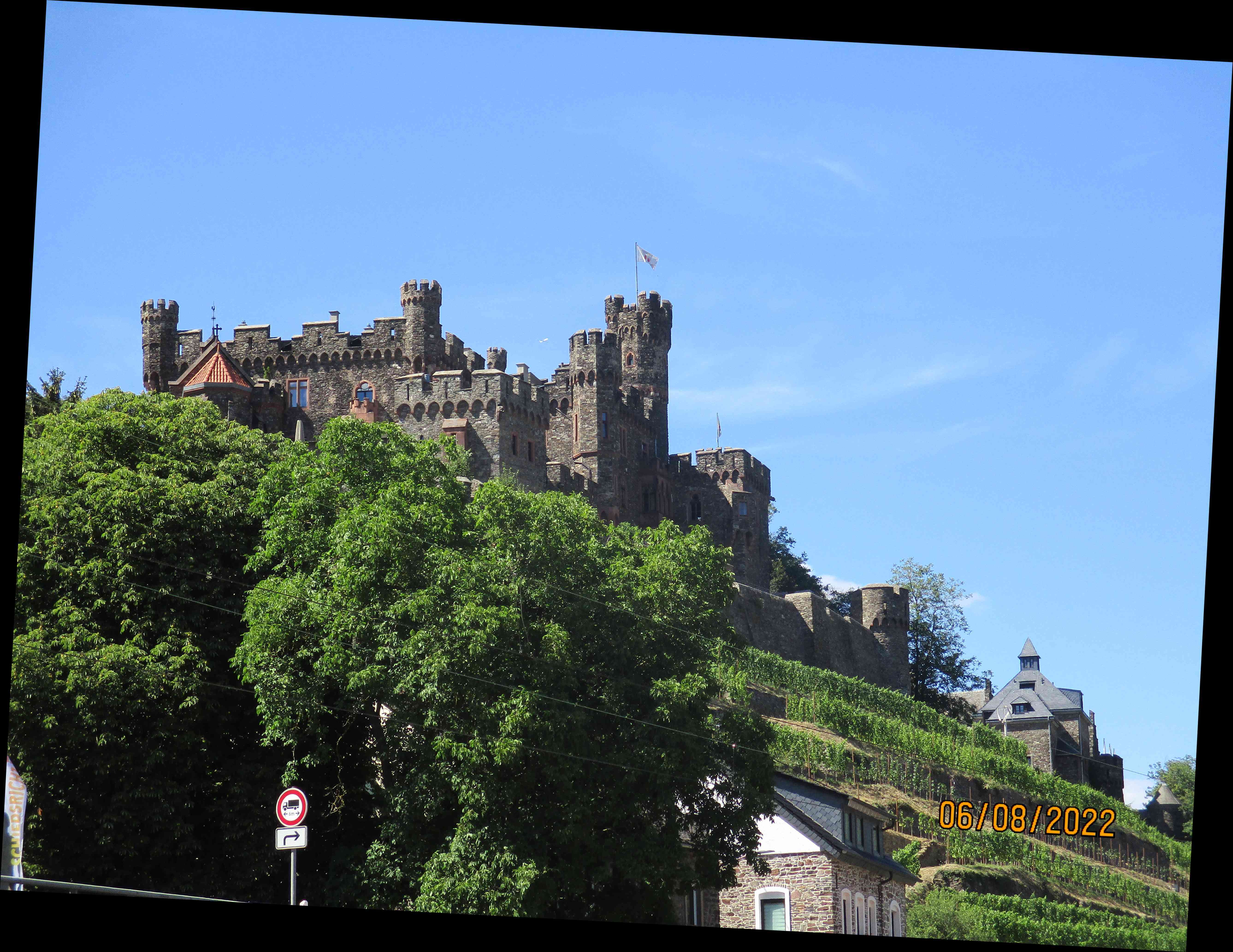 Radreise-Wald-und-Wein-EuroVelo-15-Burg-Reichenstein