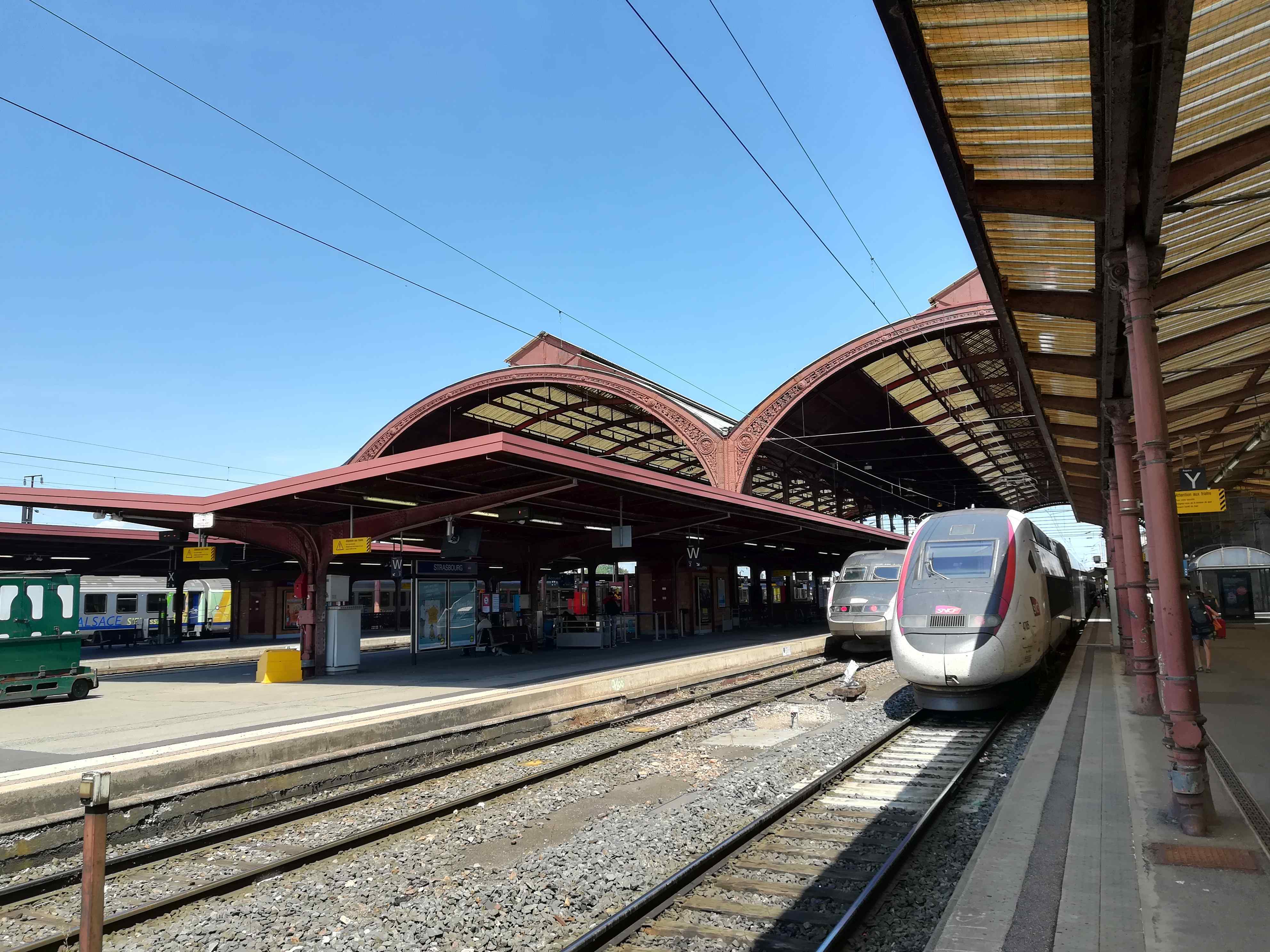 tgv-bahnhof-strasbourg-classic-trifft-moderne