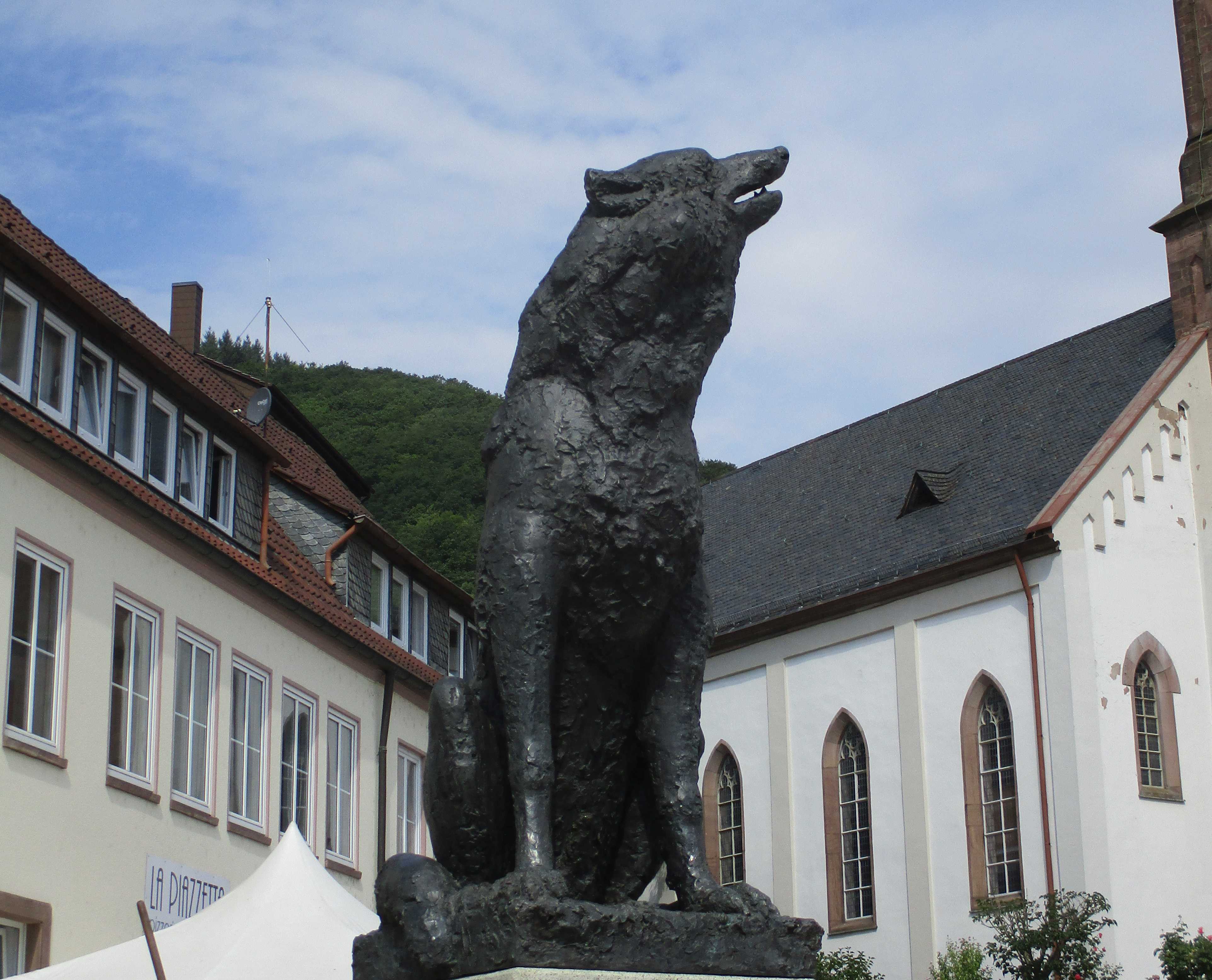 Wolf-Wolfstein-Skulptur